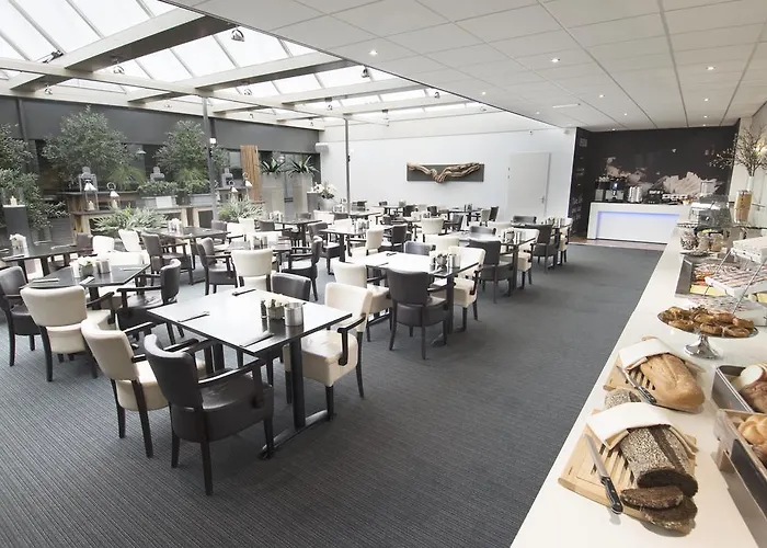 ホテル De Zoete Inval 4*